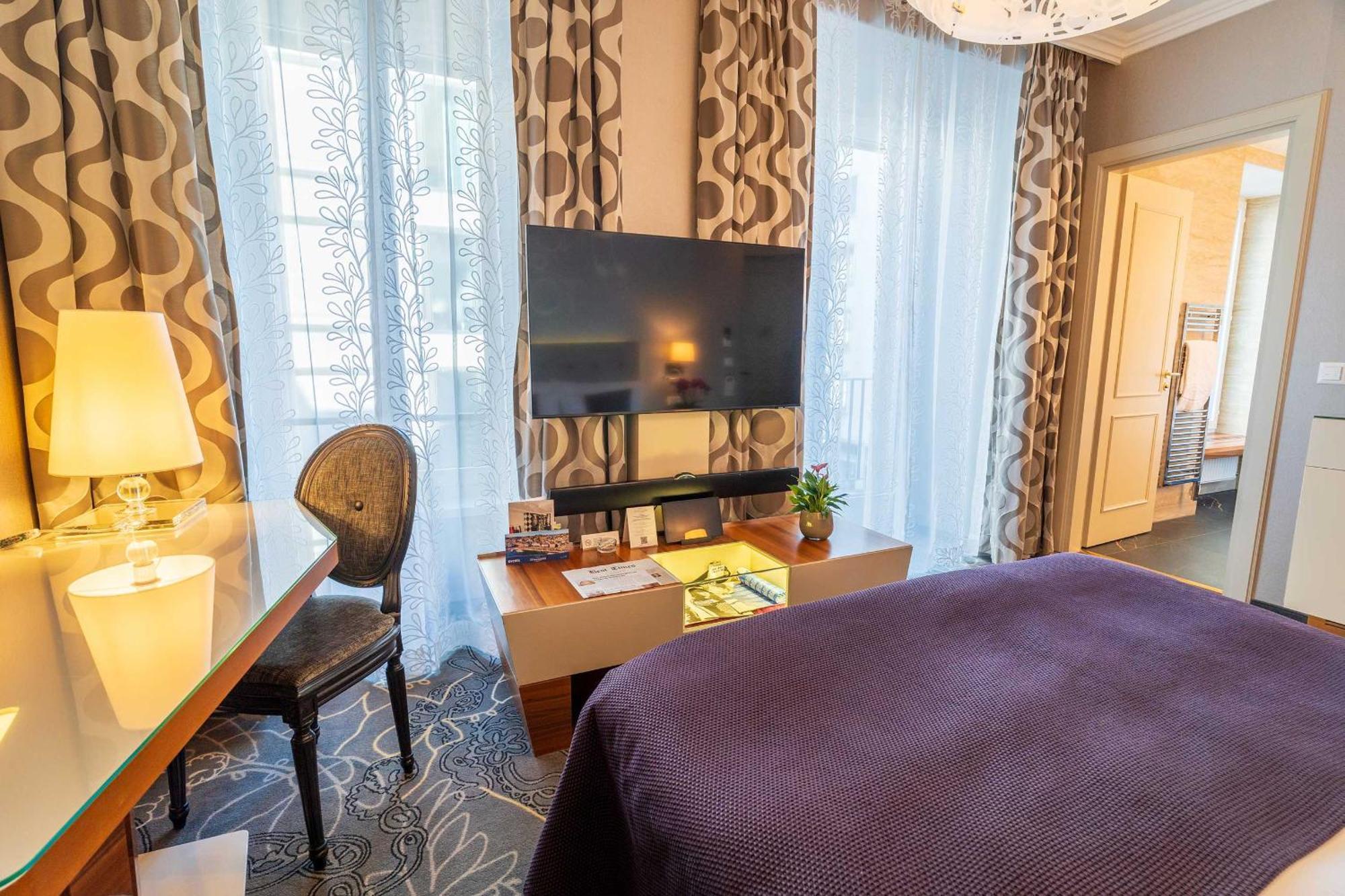 Style Double Room City View