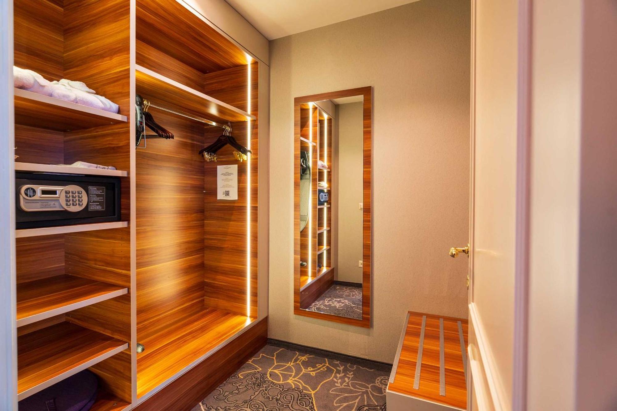 Lifestyle Suite,1765840053:JPEG
