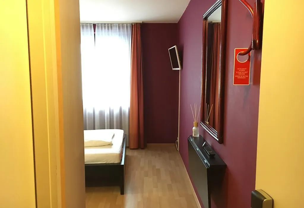 Hotel Falken-1